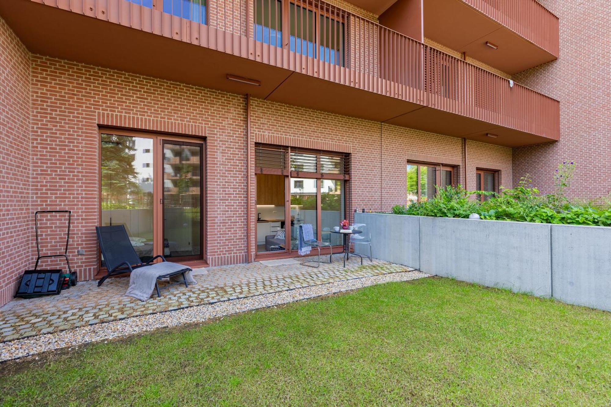 Modern Oasis In Bratislava's Heaven Apartmán *