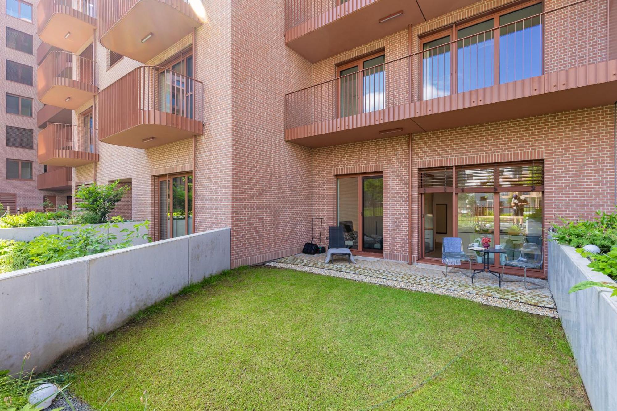 Modern Oasis In Bratislava's Heaven Apartmán *